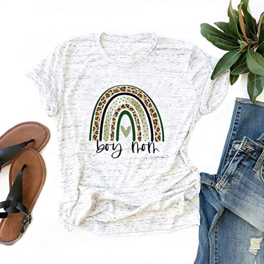NWOT Boy Mom Leopard Rainbow Graphic Tee Shirt